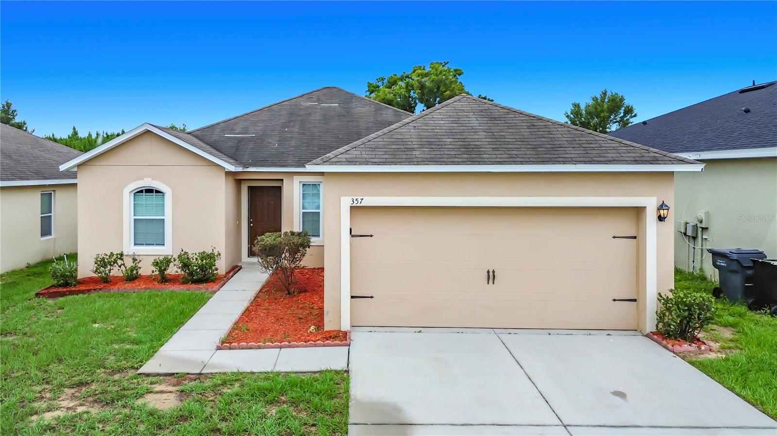 Listing photo 1 for 357 Nova Dr