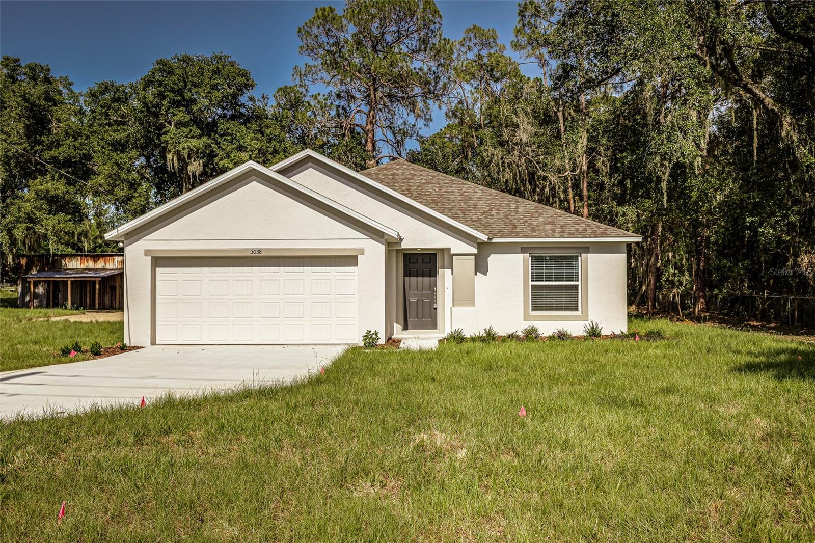 Listing photo 1 for 3038 Thornhill Rd