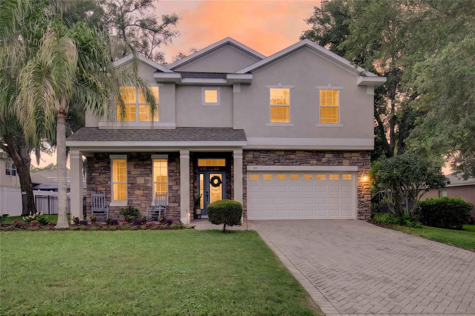 Listing photo 2 for 303 W Blue Water Edge Dr