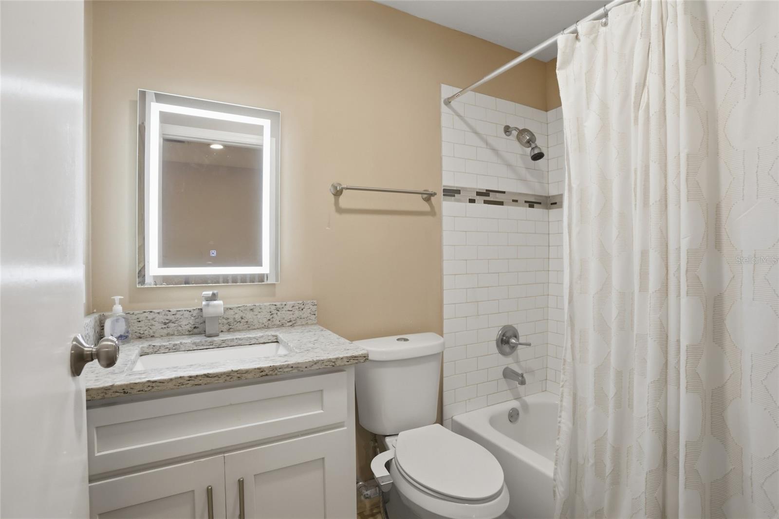 Photo 22