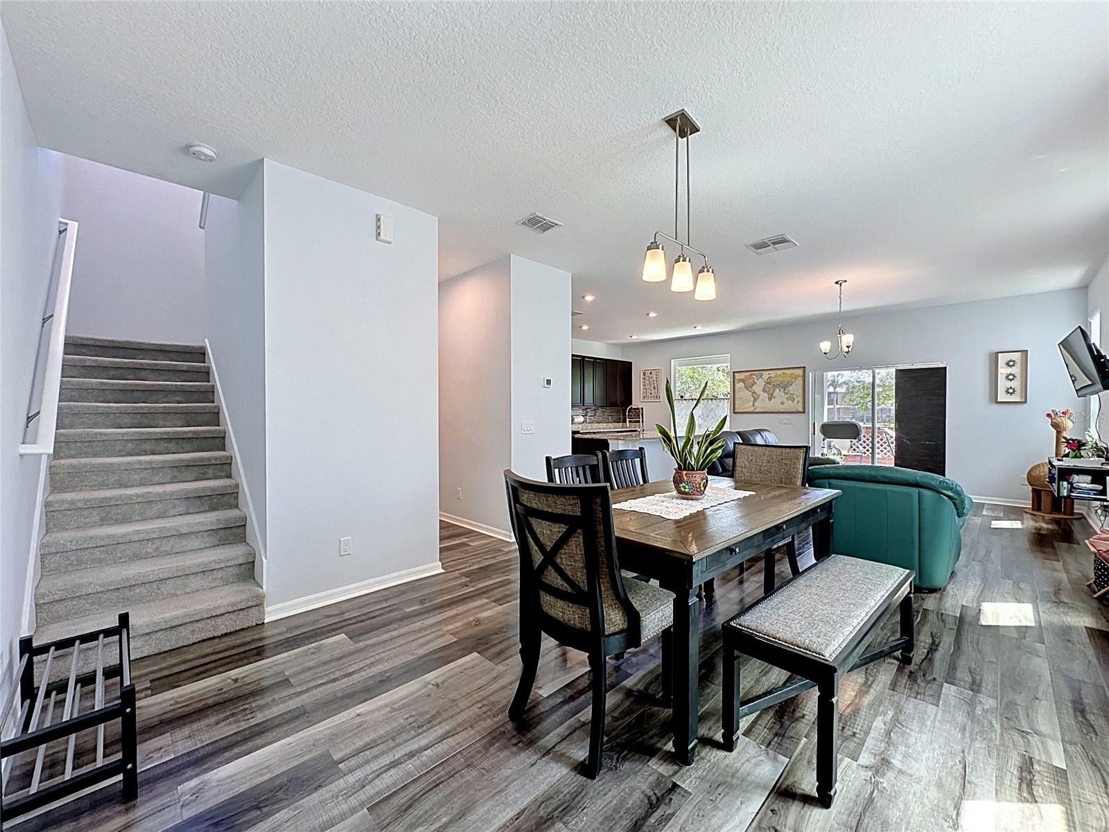 Listing photo 2 for 246 Aberdeen St