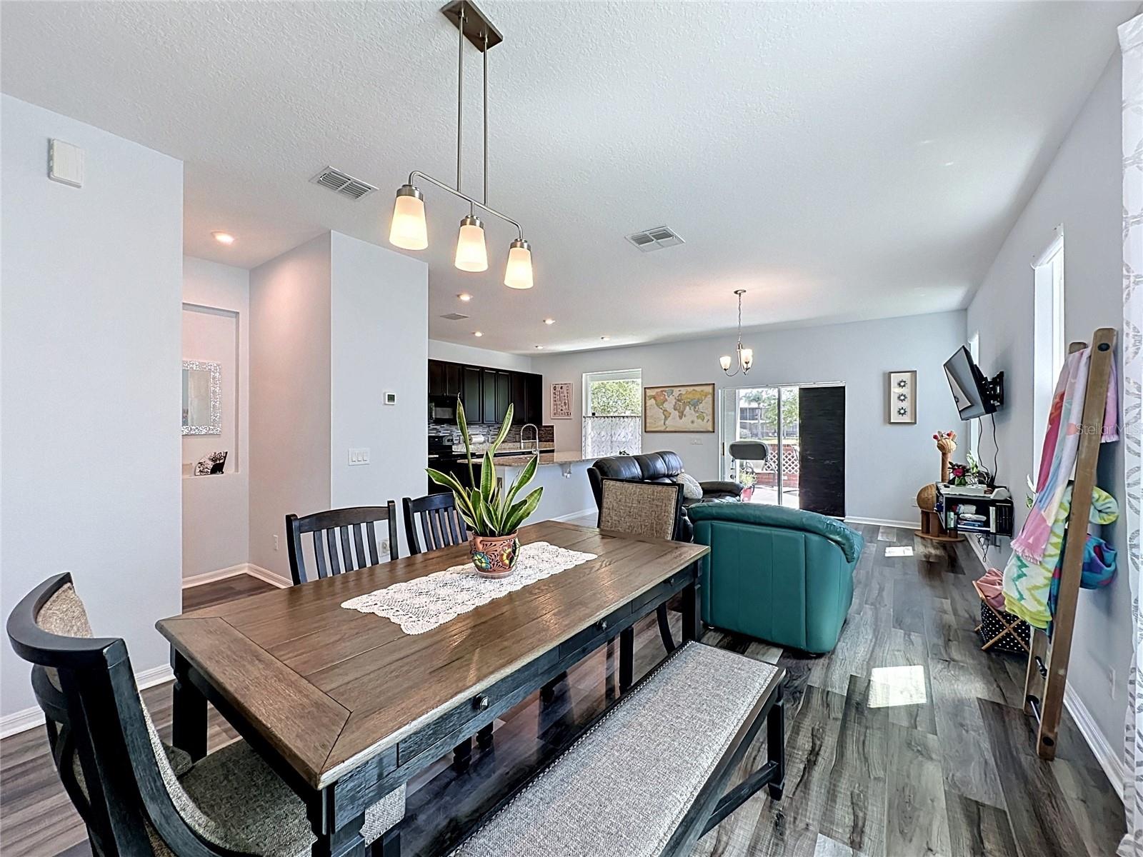 Listing photo 3 for 246 Aberdeen St