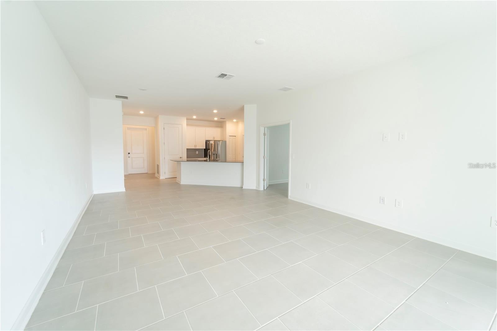 Listing photo 2 for 4032 Redbridge Loop