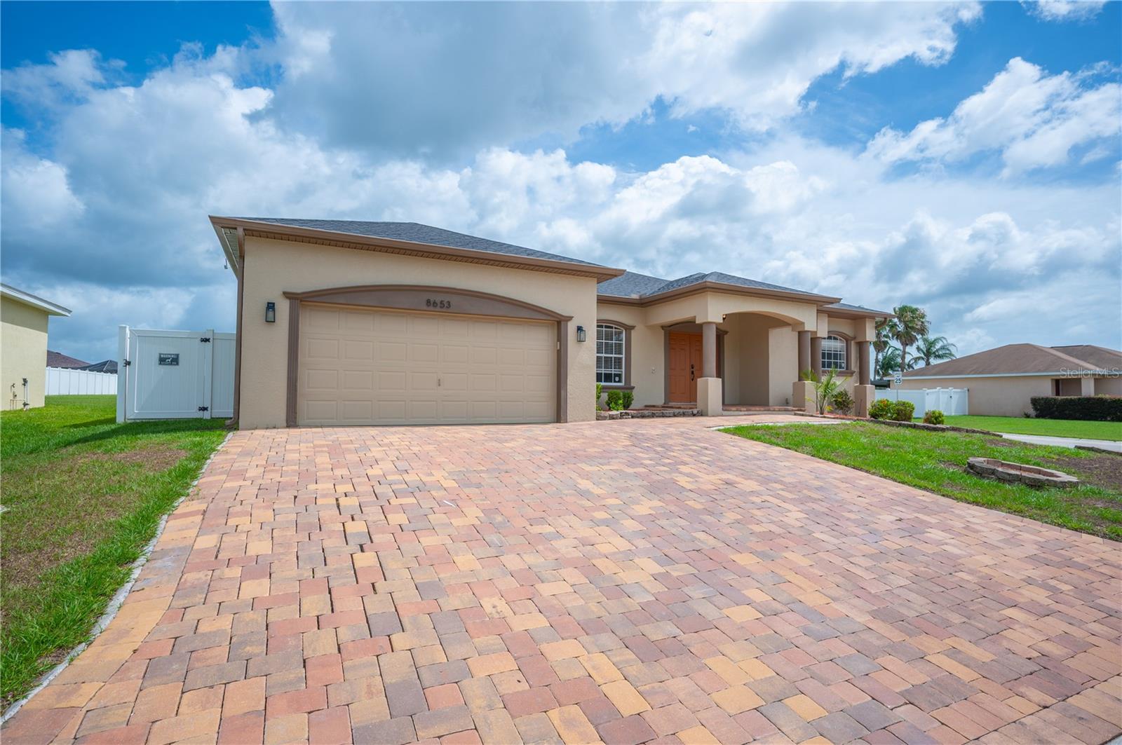 Listing photo 1 for 8653 Pebblebrooke Way