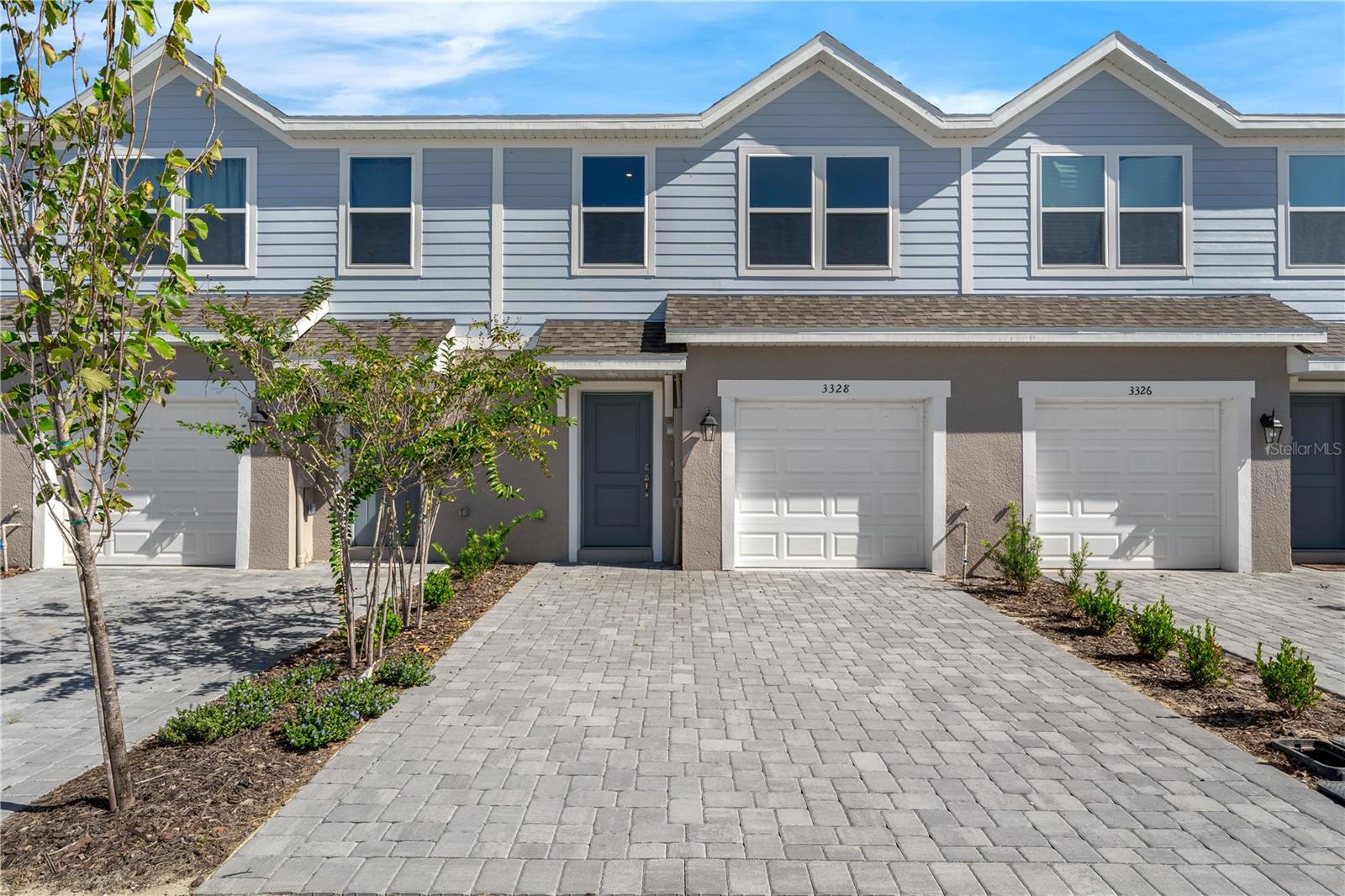 Listing photo 1 for 3032 Jessamine Dr