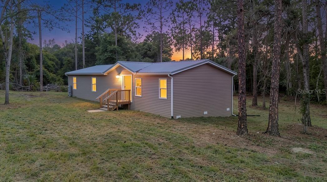 Listing photo 2 for 44645 Twilight Trl