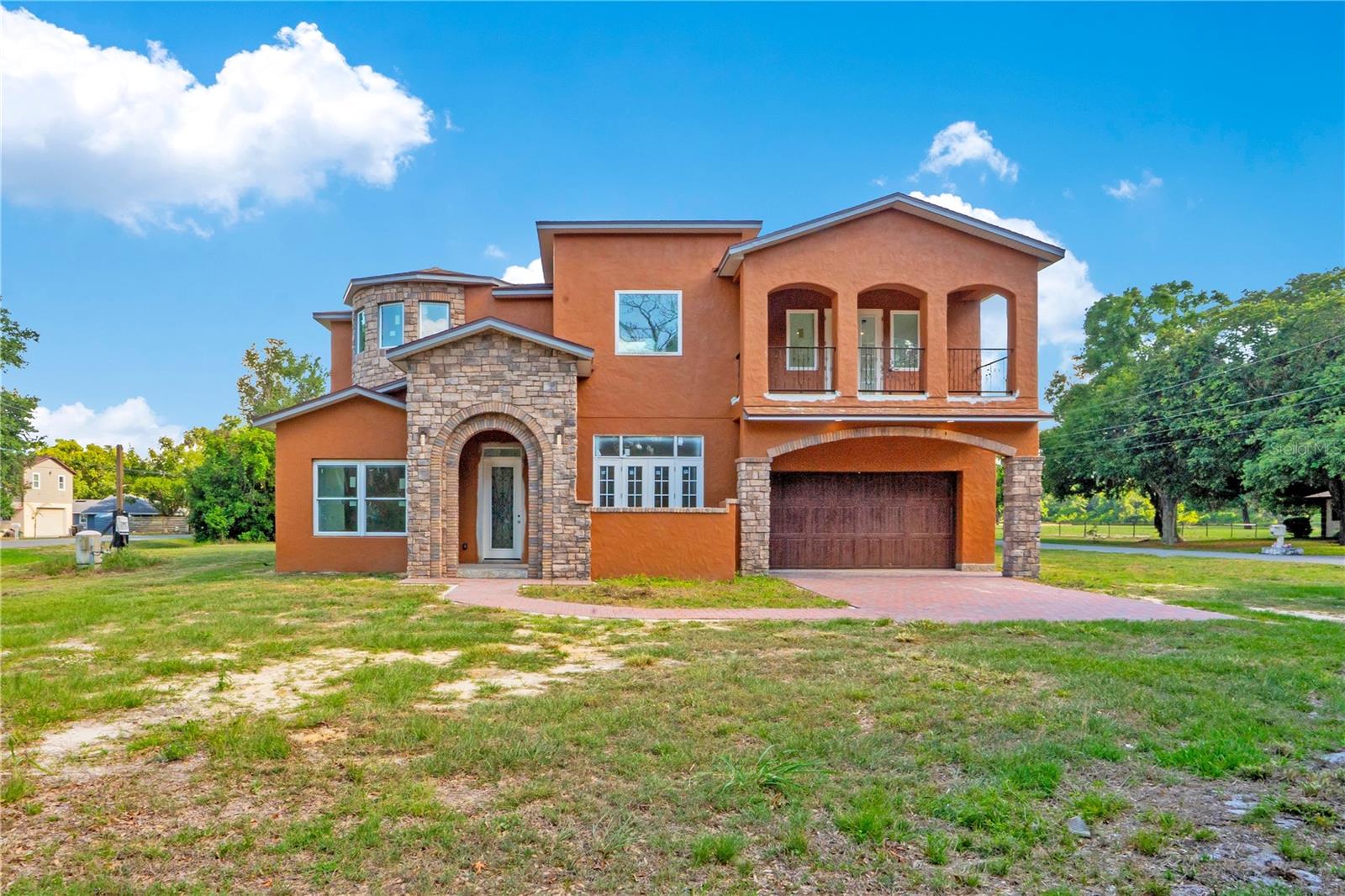 Listing photo for 818 Lake Agnes Dr