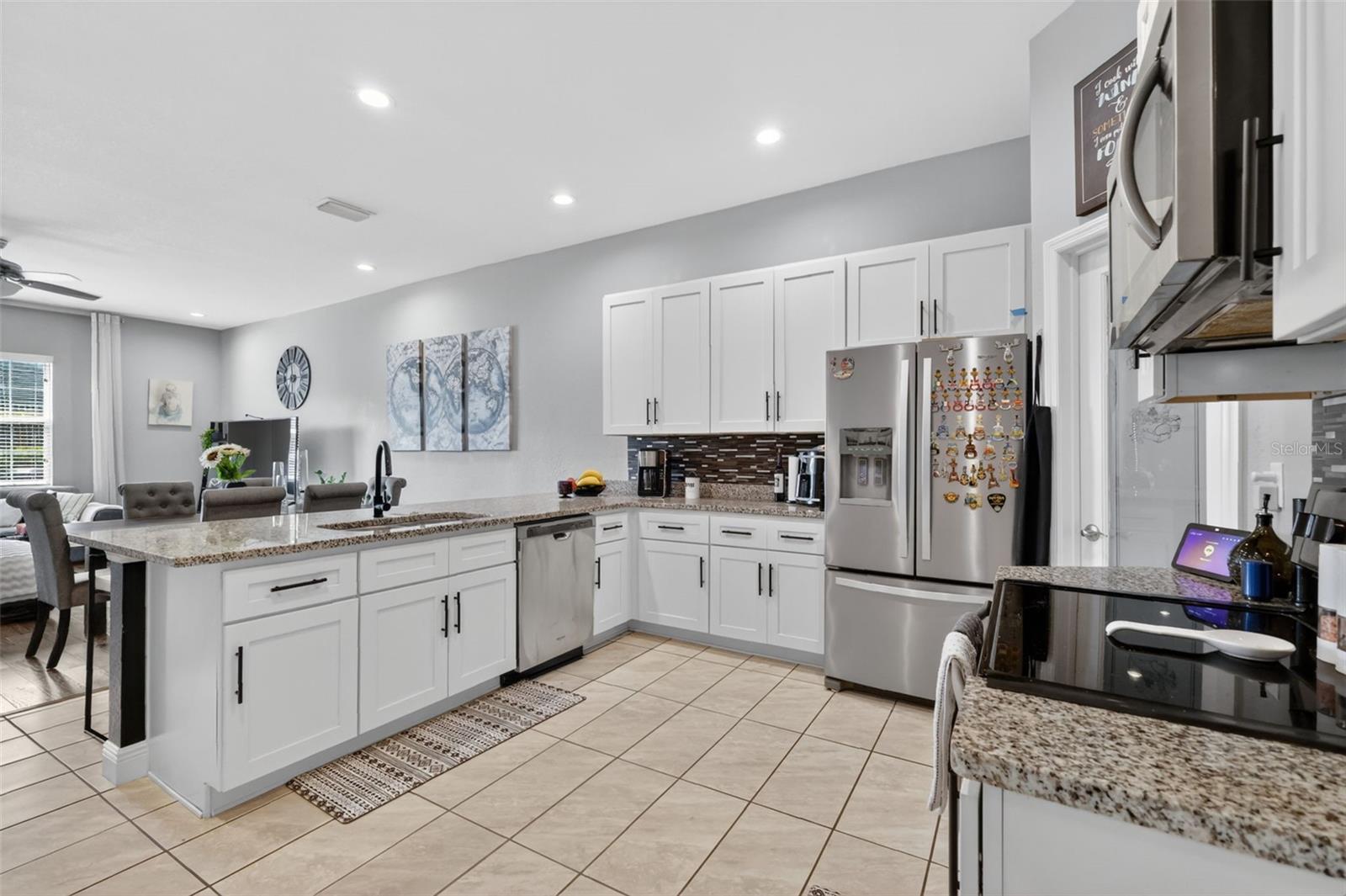 Listing photo 2 for 1028 Green Gate Blvd
