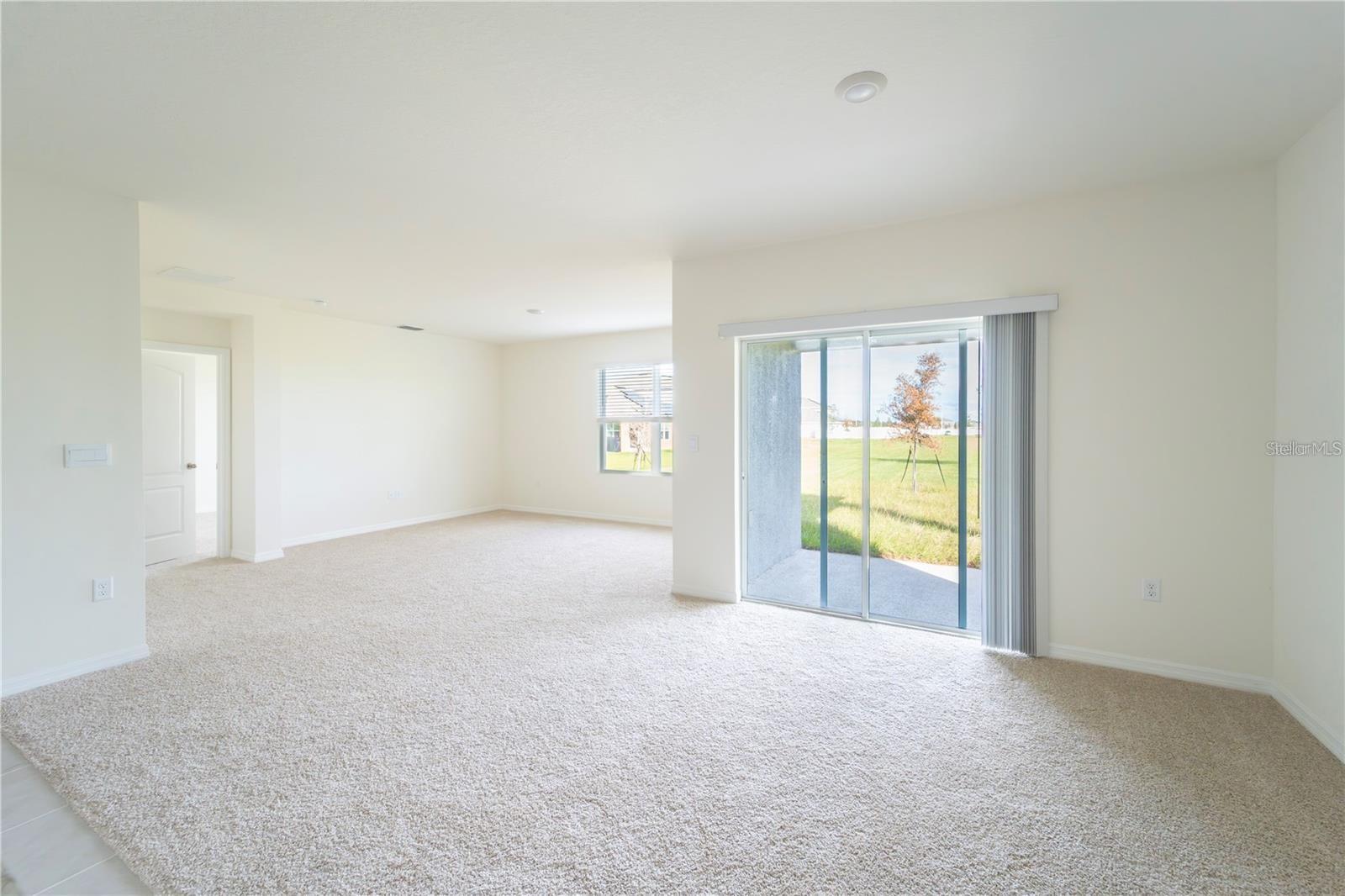 Listing photo 3 for 1811 Silverbell Loop