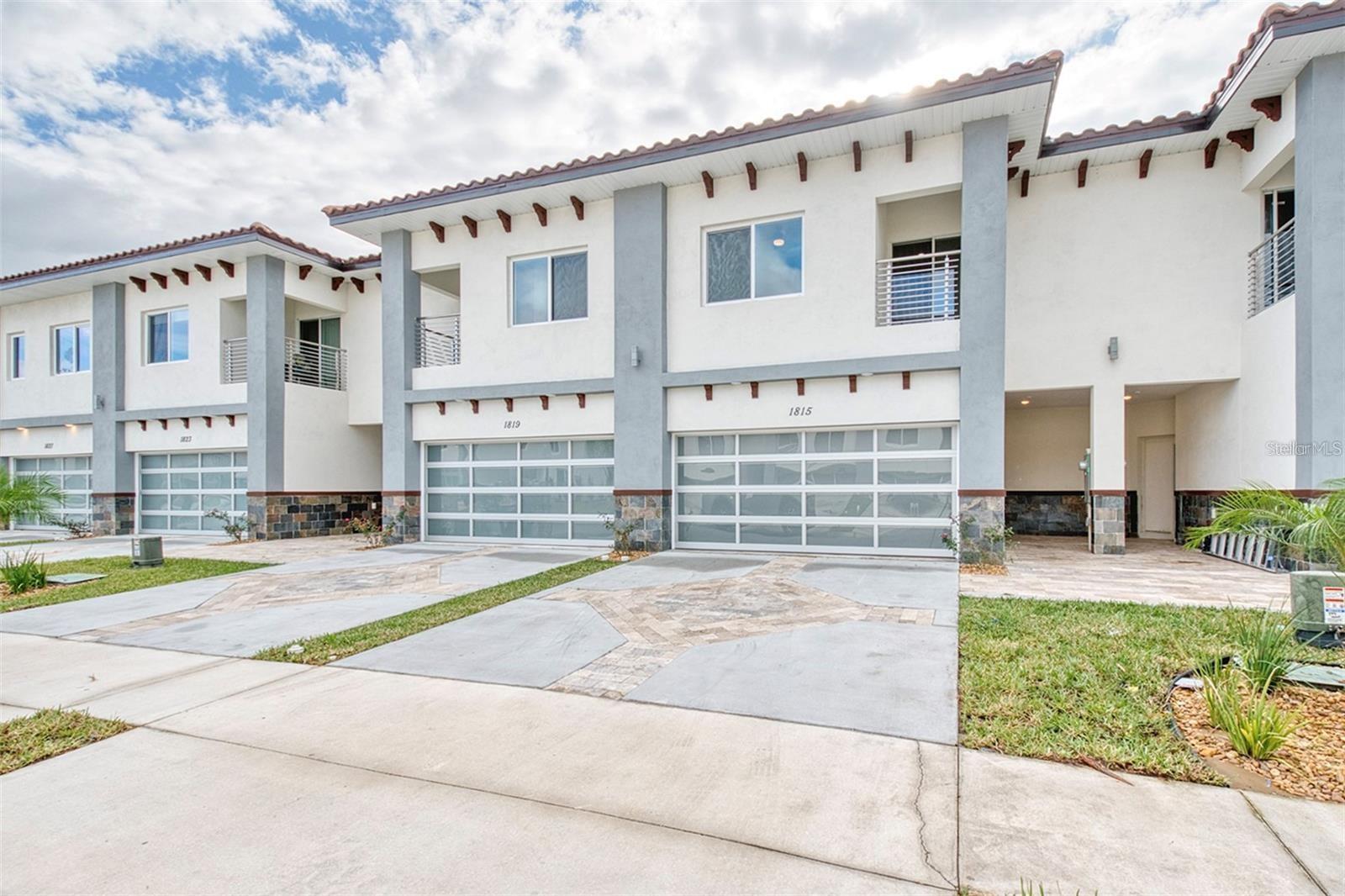 Listing photo 2 for 1815 Brentwood Ct