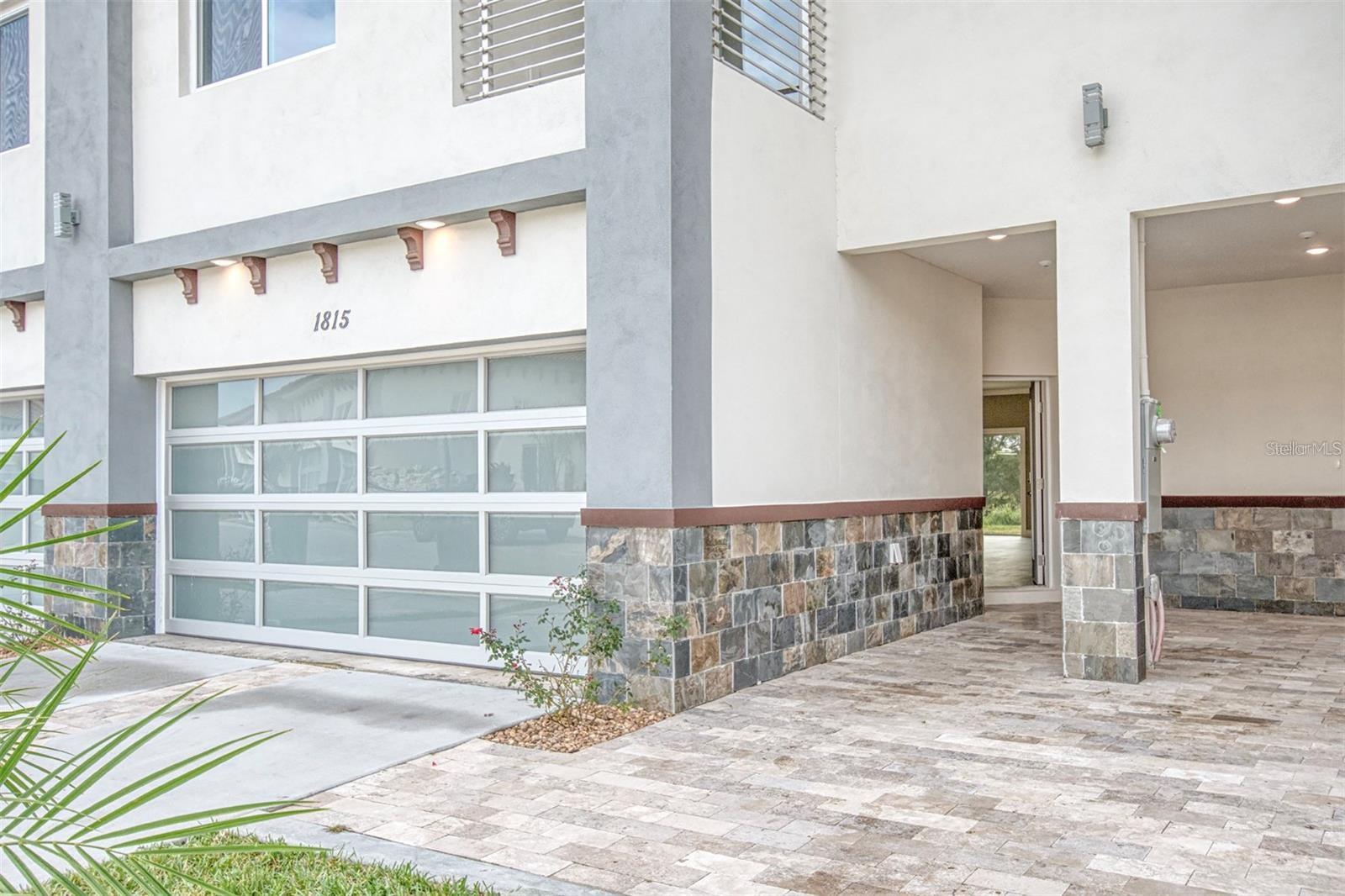 Listing photo 3 for 1815 Brentwood Ct
