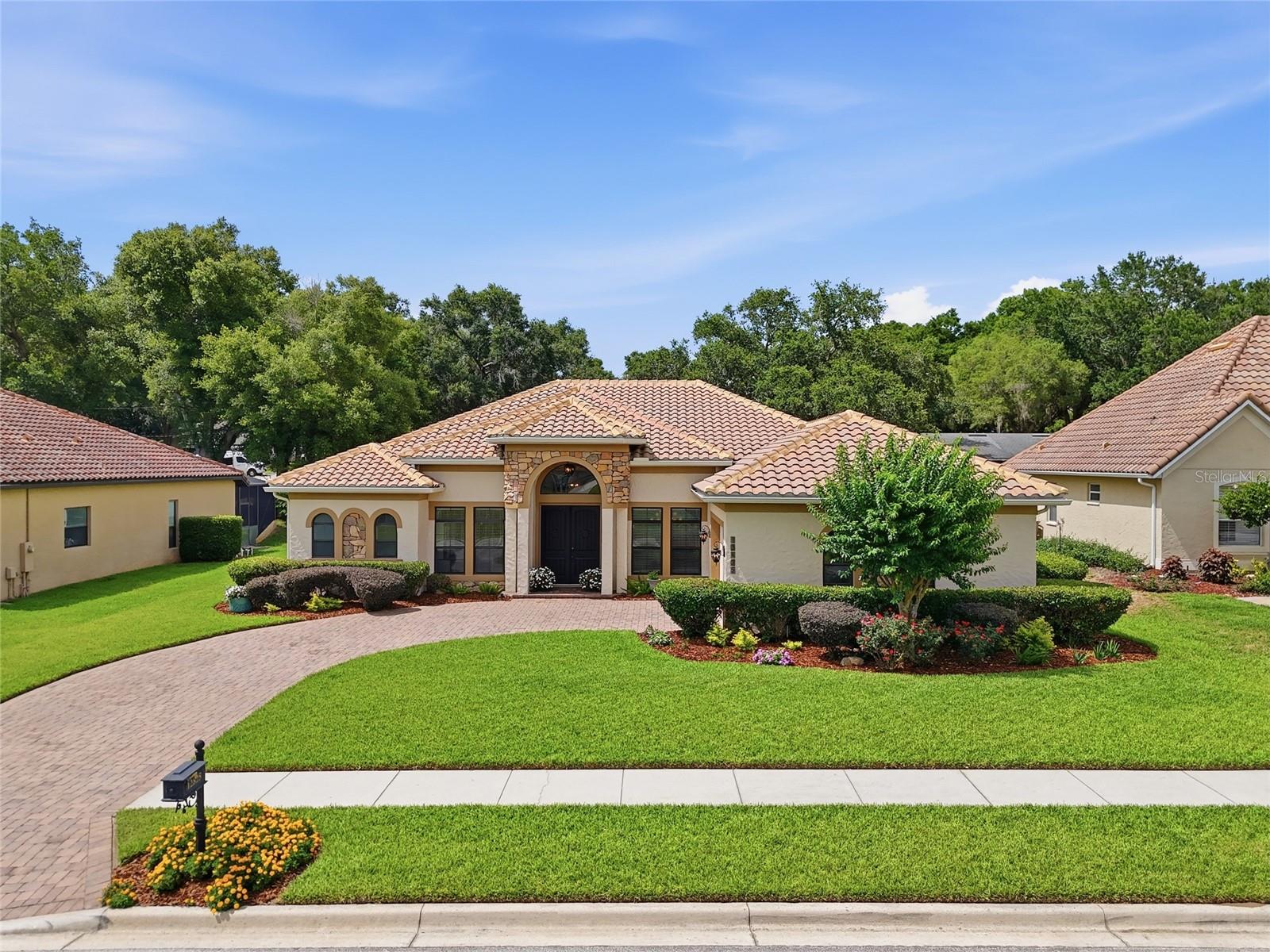 Listing photo 2 for 12825 Brunello Cir