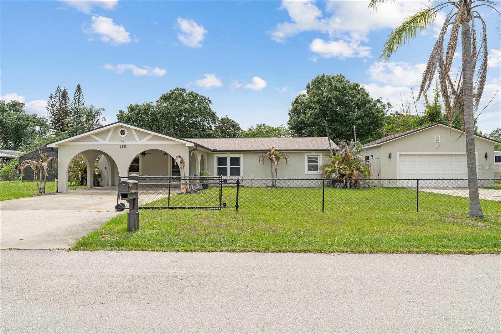 110 EDGEWATER DR