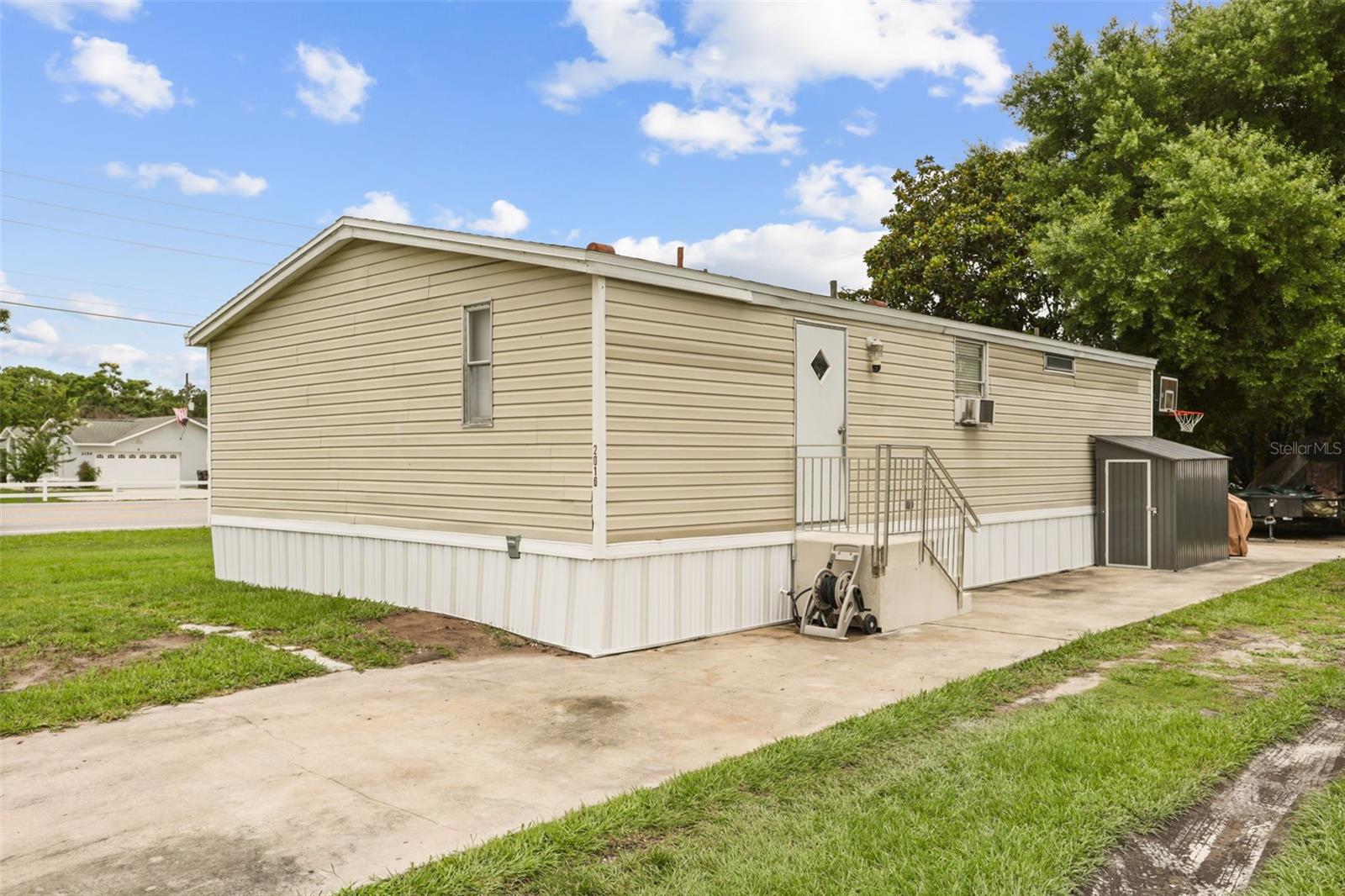 2016 OAK STREET