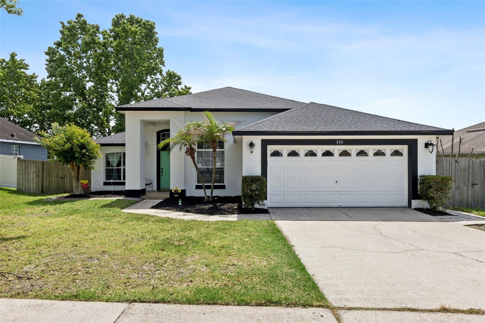 808 LAKE JACKSON CIRCLE