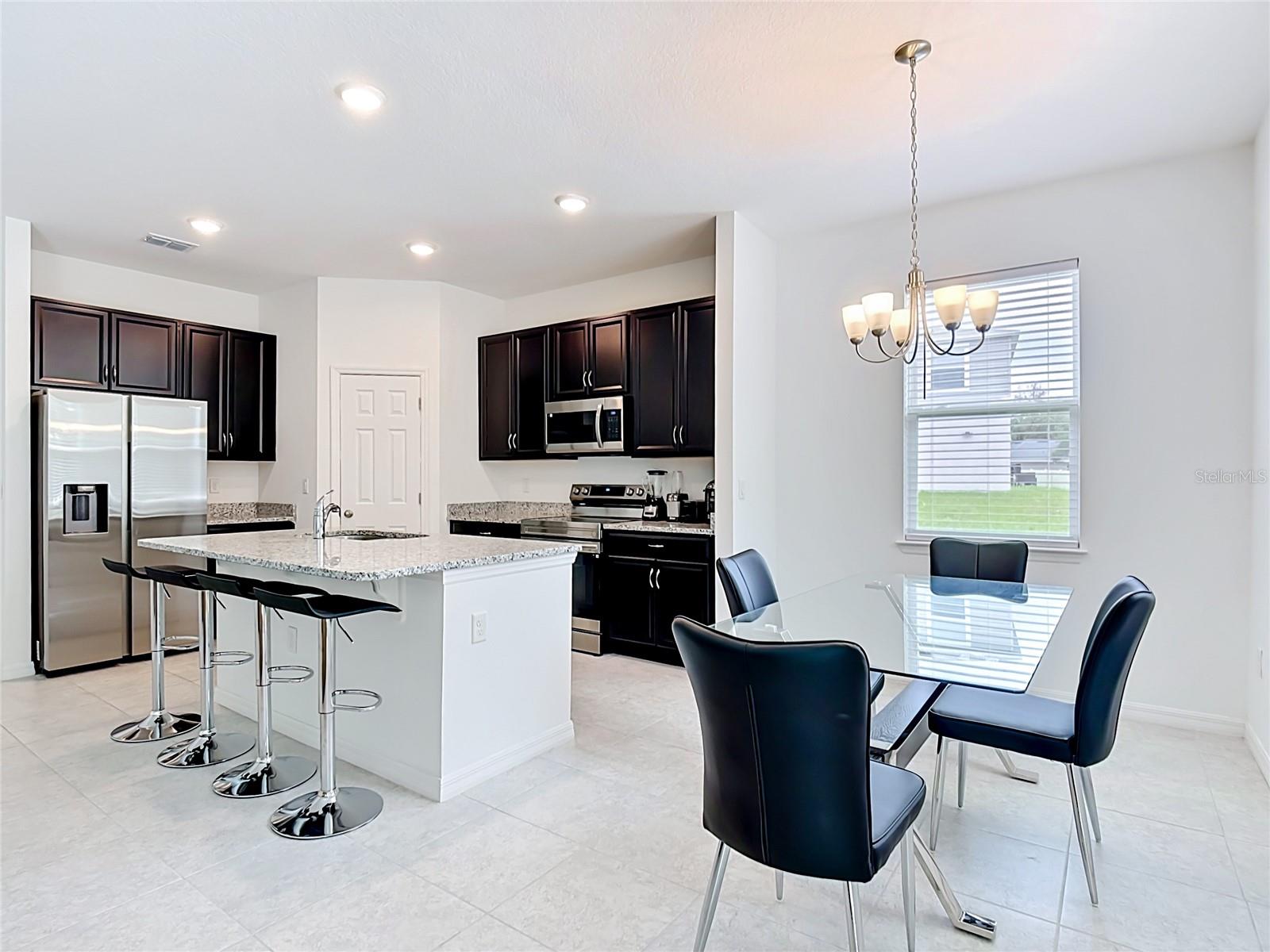 Listing photo 3 for 1414 Orlando Ct