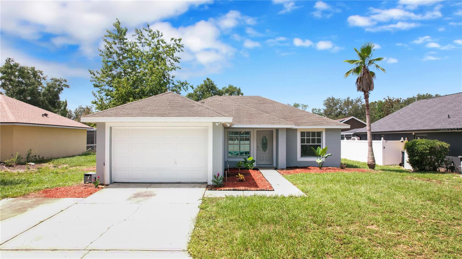 Listing photo 1 for 318 Walpole Loop