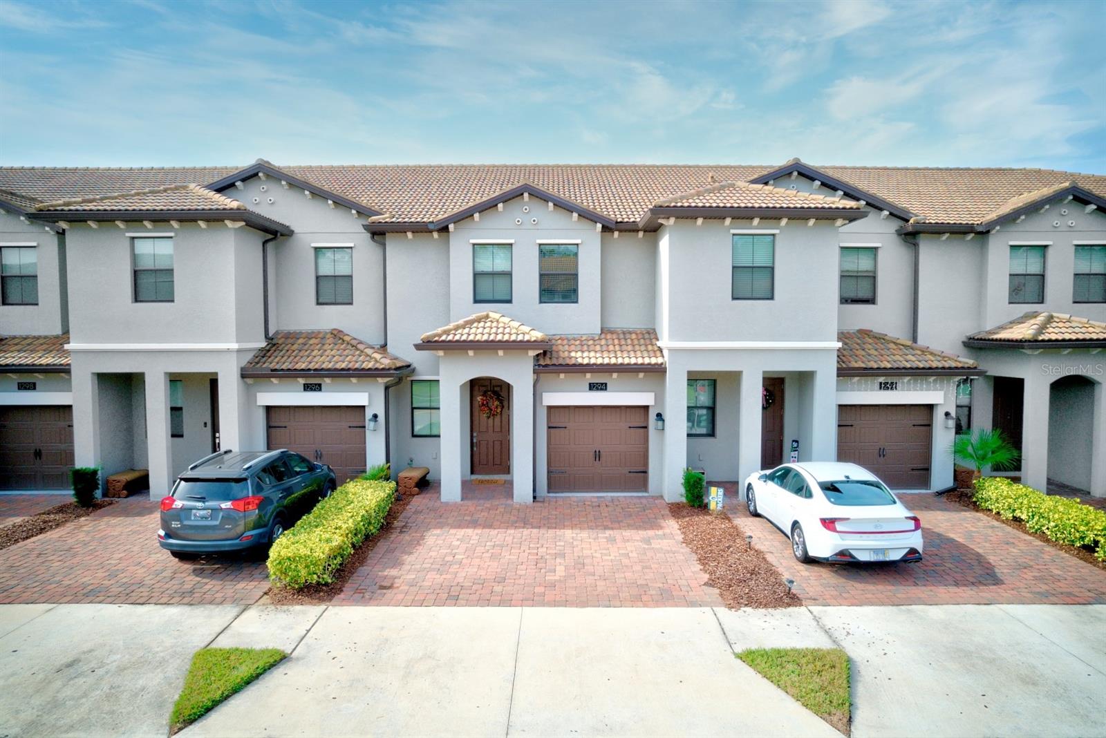 1294 ROYAL ST GEORGE BOULEVARD