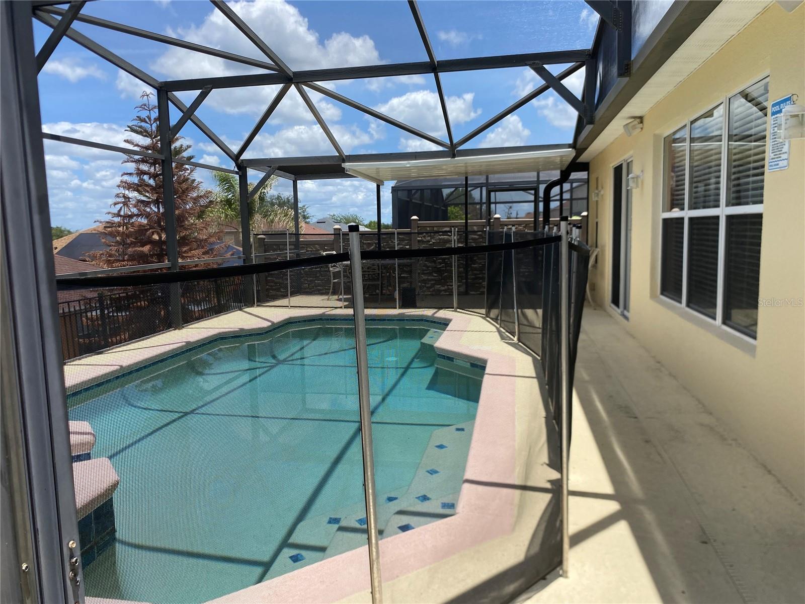 Listing photo 2 for 662 Rosselli Blvd