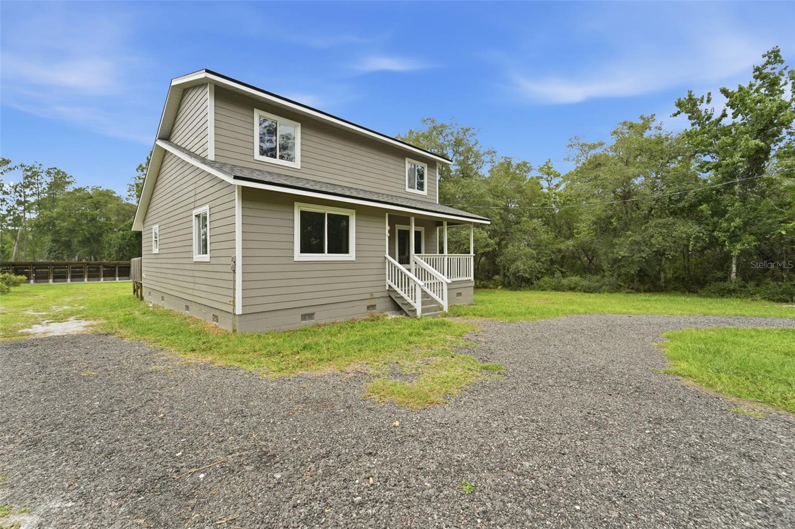 Listing photo 3 for 41707 Aspen St