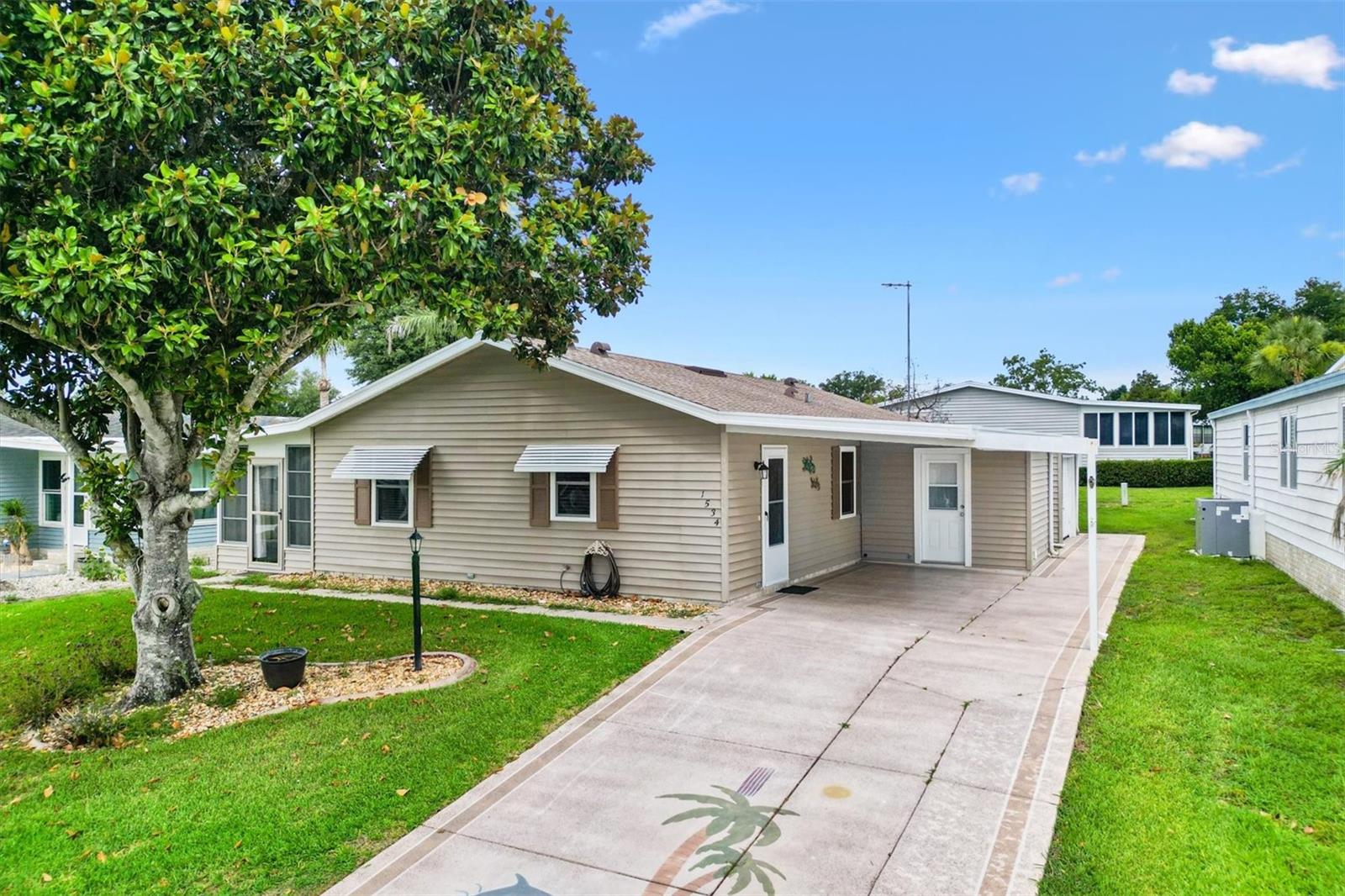 Listing photo 1 for 1534 Hillcrest Dr