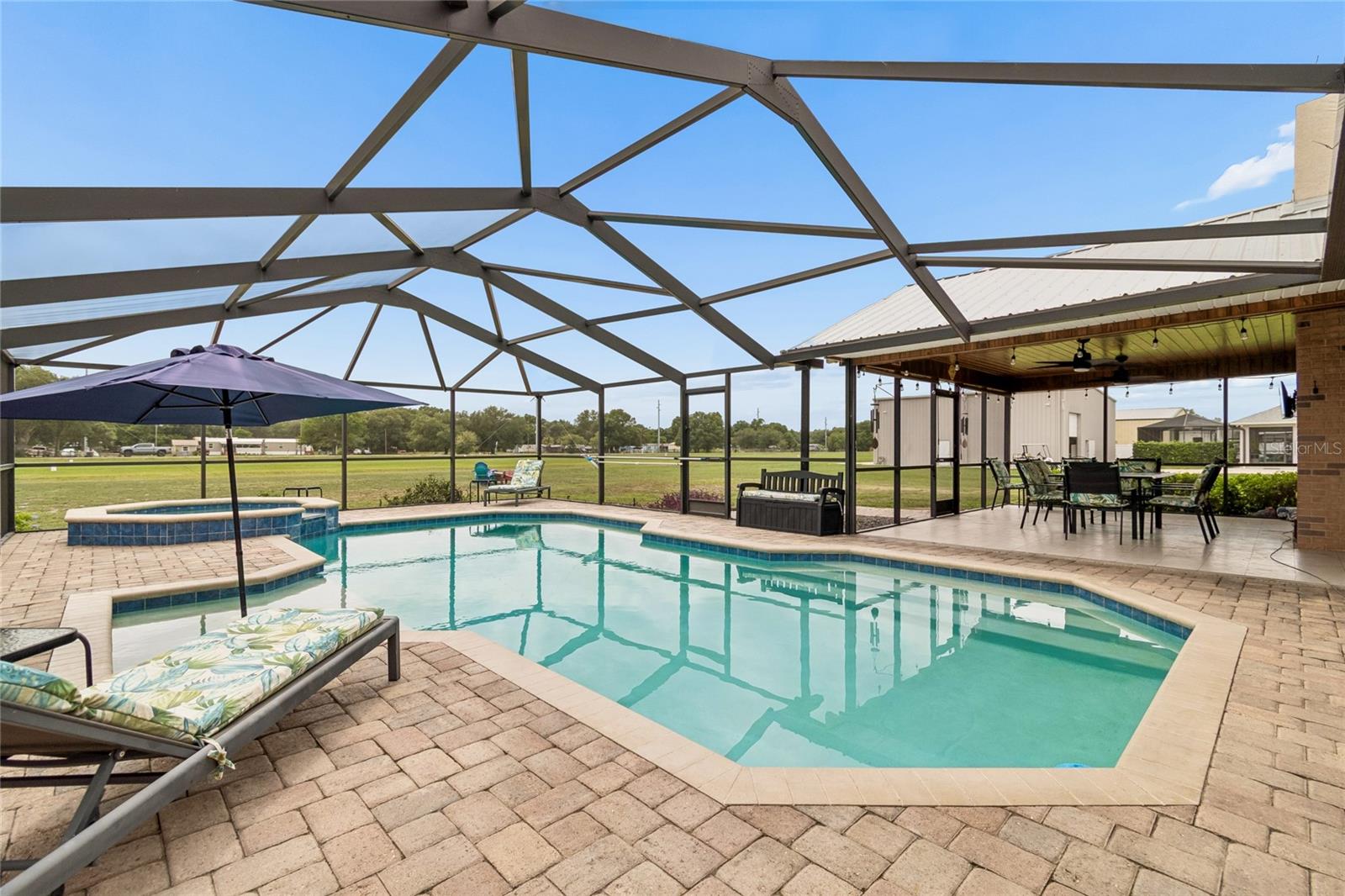 Listing photo 2 for 5150 Southwind Dr