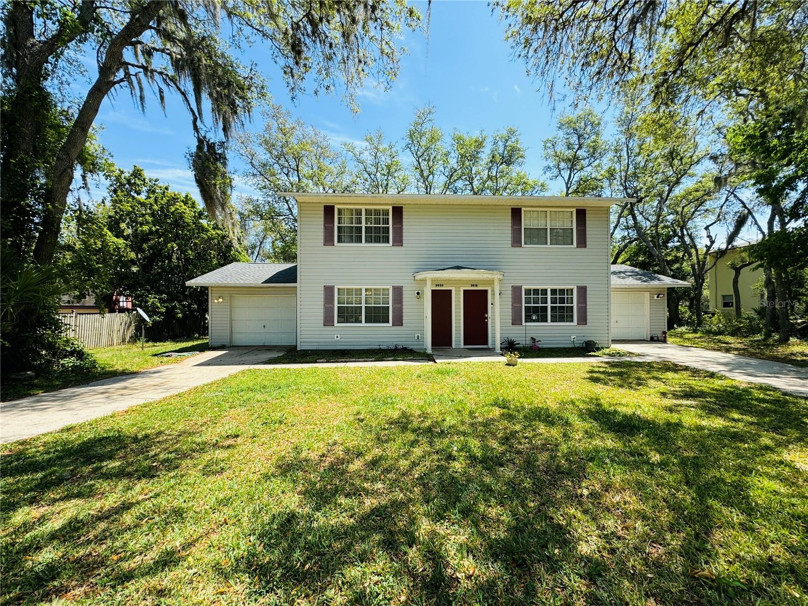 Listing photo 1 for 3818 Red Oak Ct