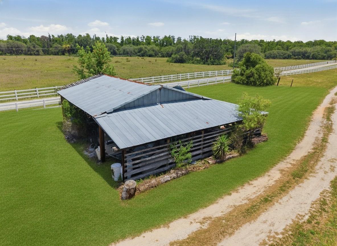 Listing photo 3 for 7242 Black Rd