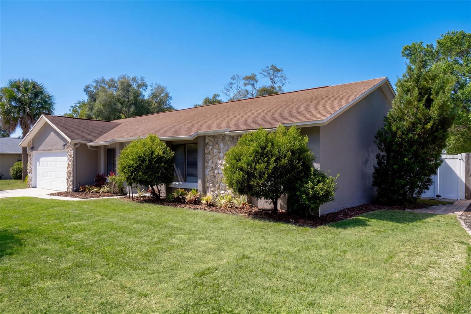 Listing photo 3 for 2911 Autumnwood Trl