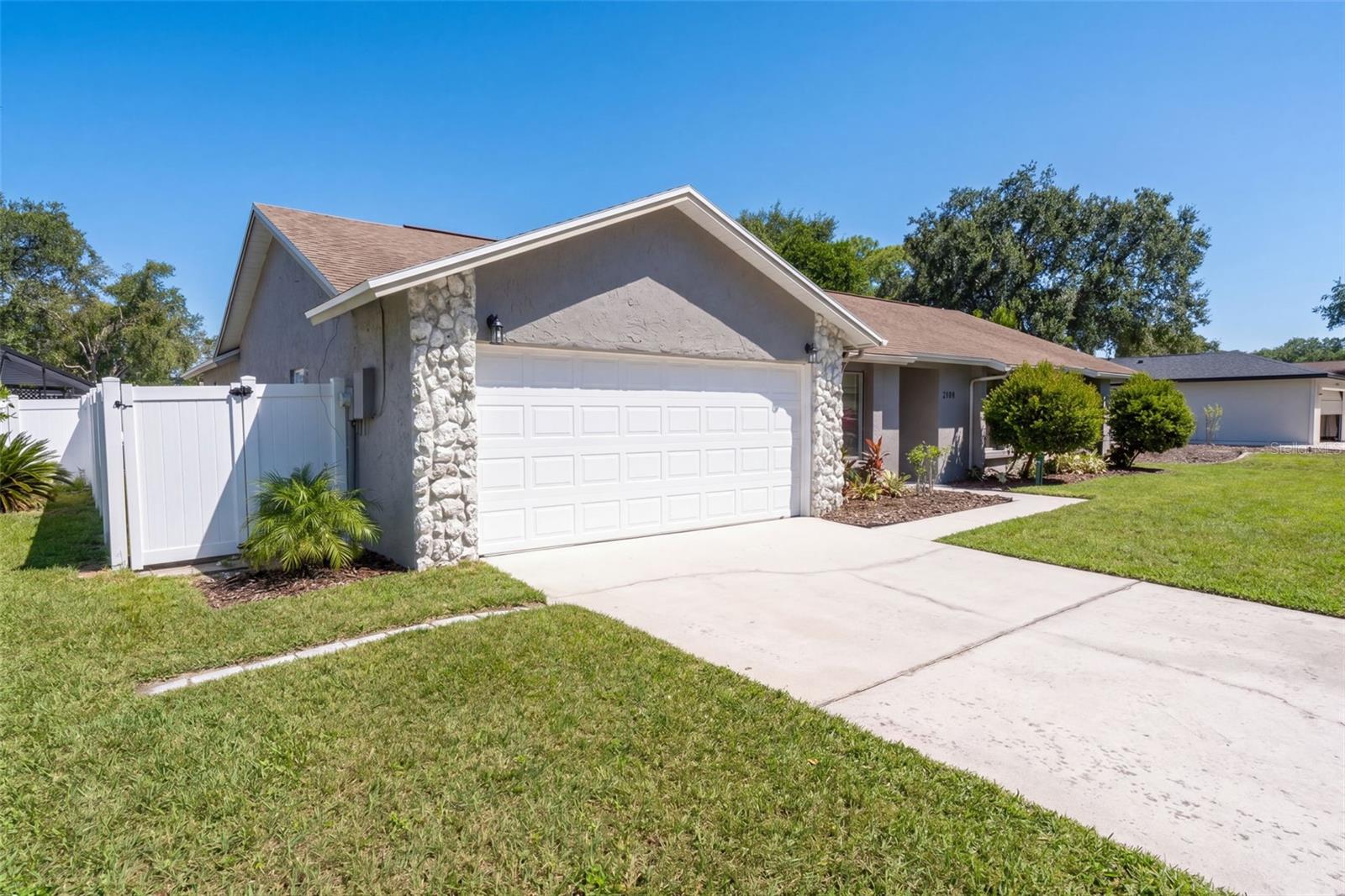 Listing photo 2 for 2911 Autumnwood Trl