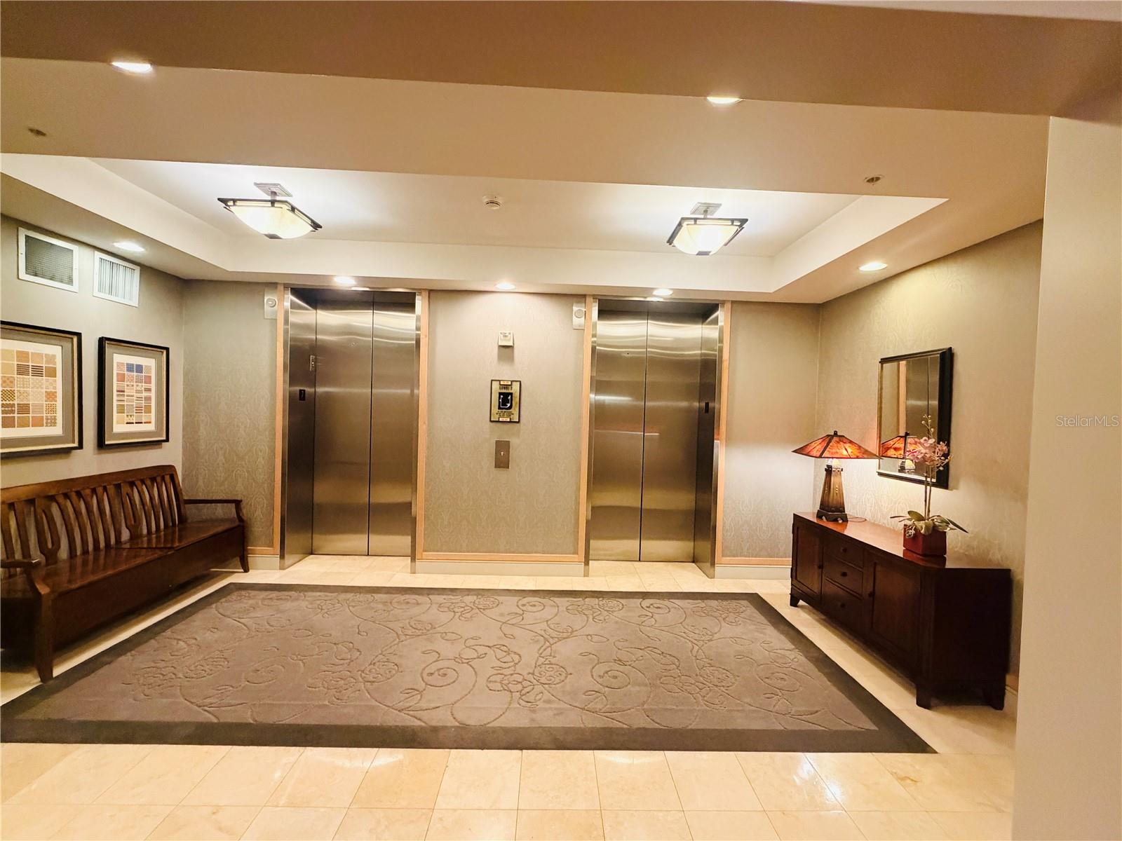 Listing photo 2 for 2305 Edgewater Dr #1708