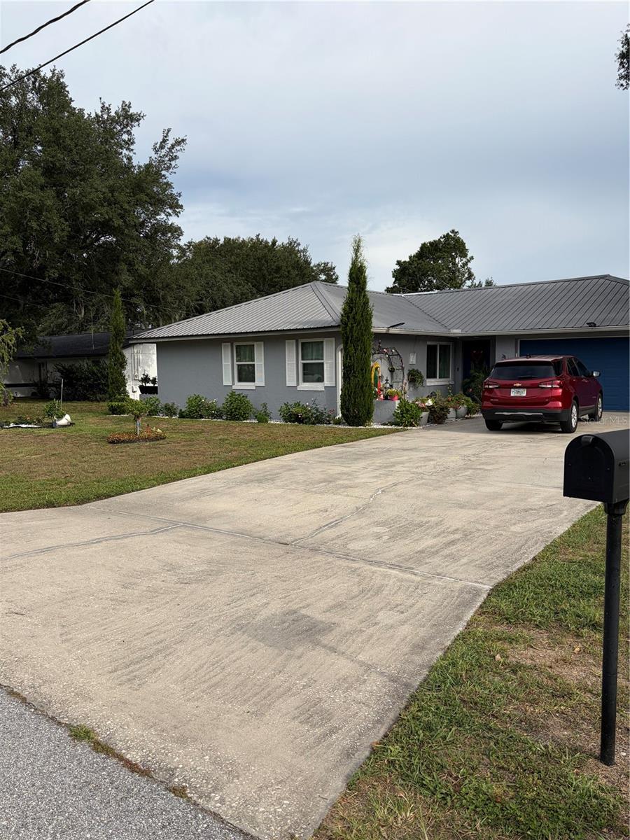Listing photo 3 for 4119 Sunny Land Dr