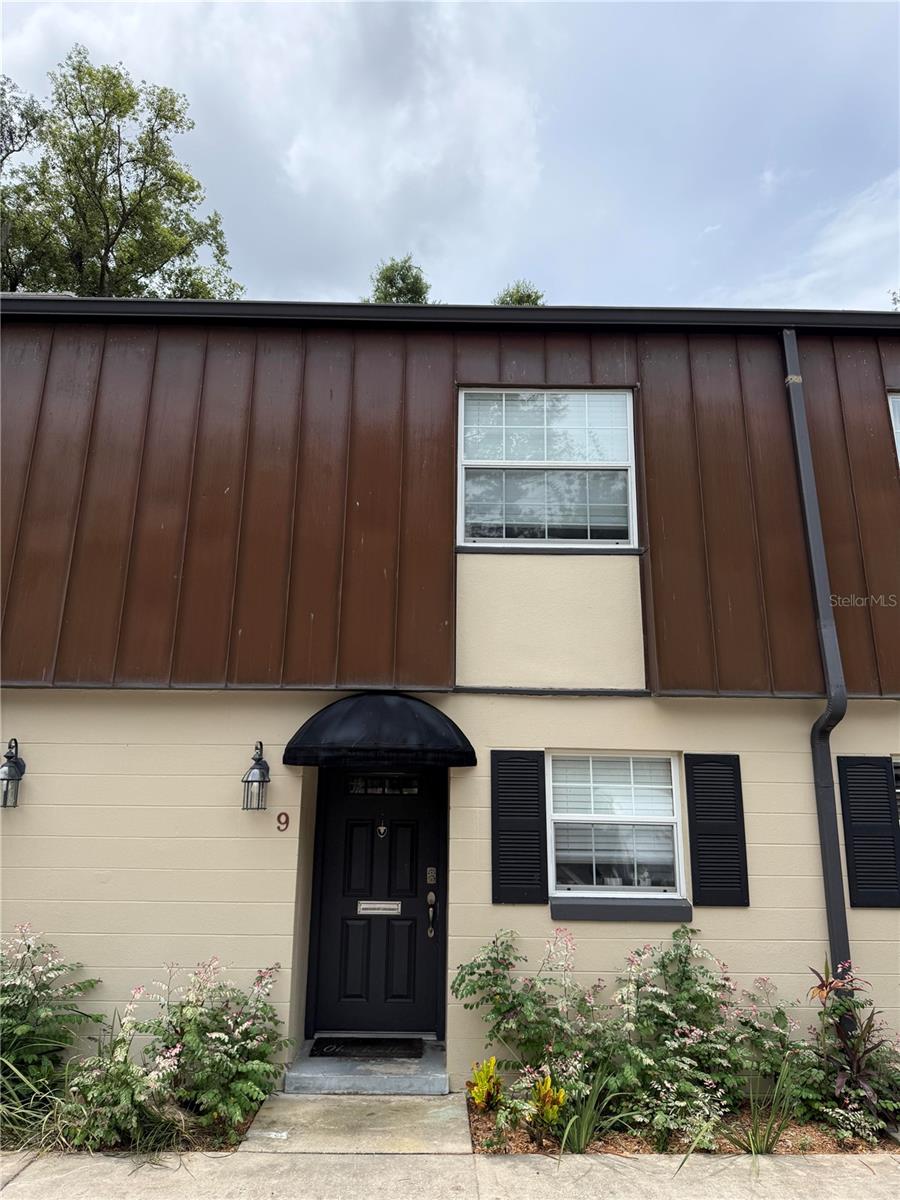 621 CATHCART AVENUE Unit 9
