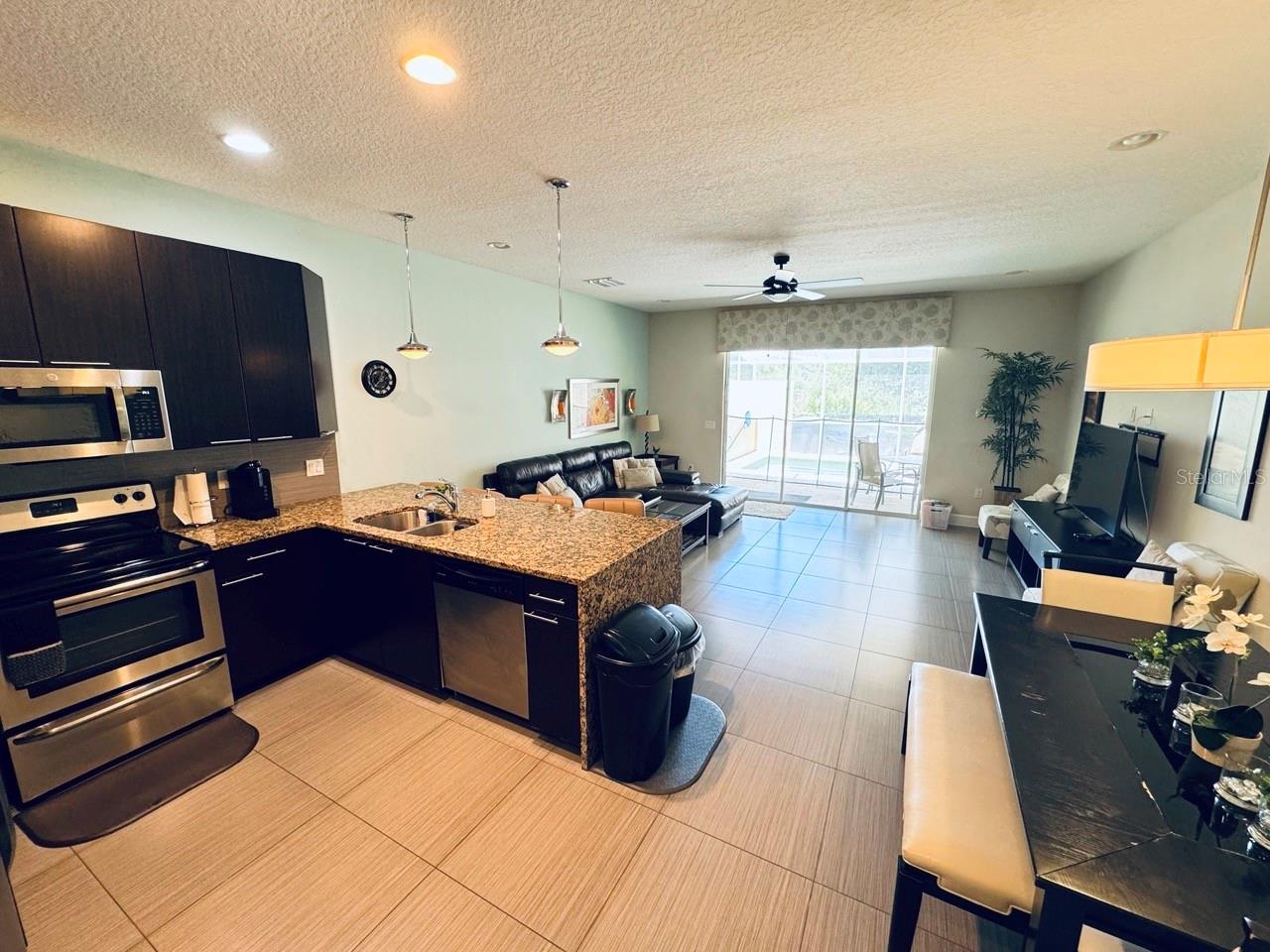 Listing photo 3 for 17531 Placidity Ave