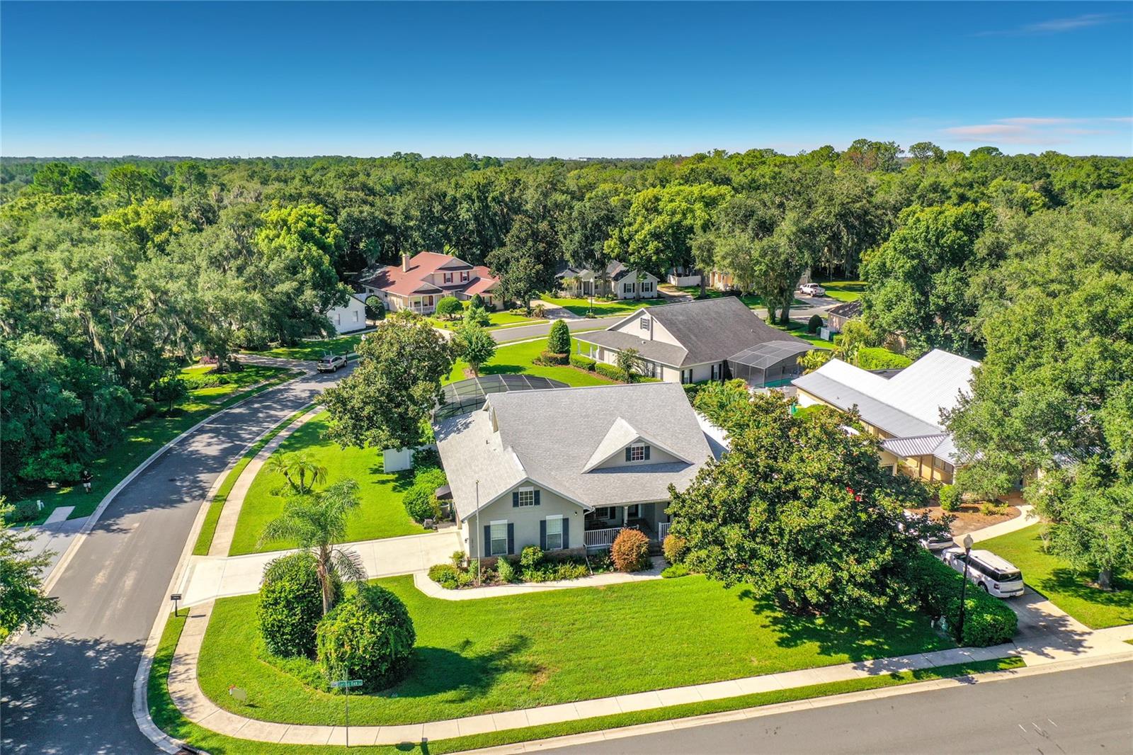 Listing photo 2 for 19512 Spring Oak Dr