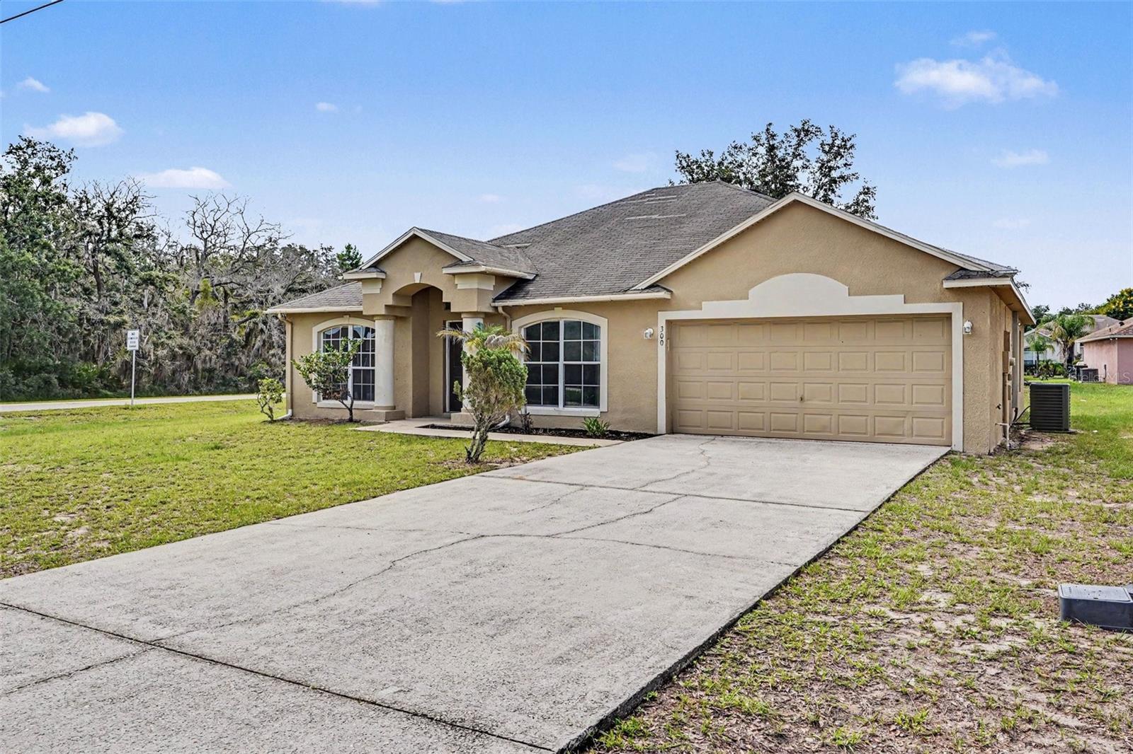 Listing photo 3 for 300 Kingfish Dr