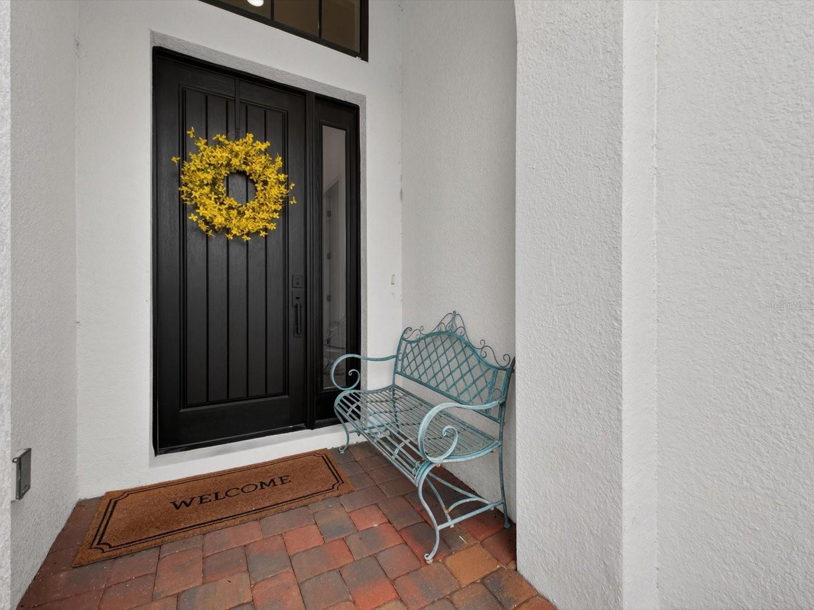 Listing photo 3 for 268 Hampton Loop