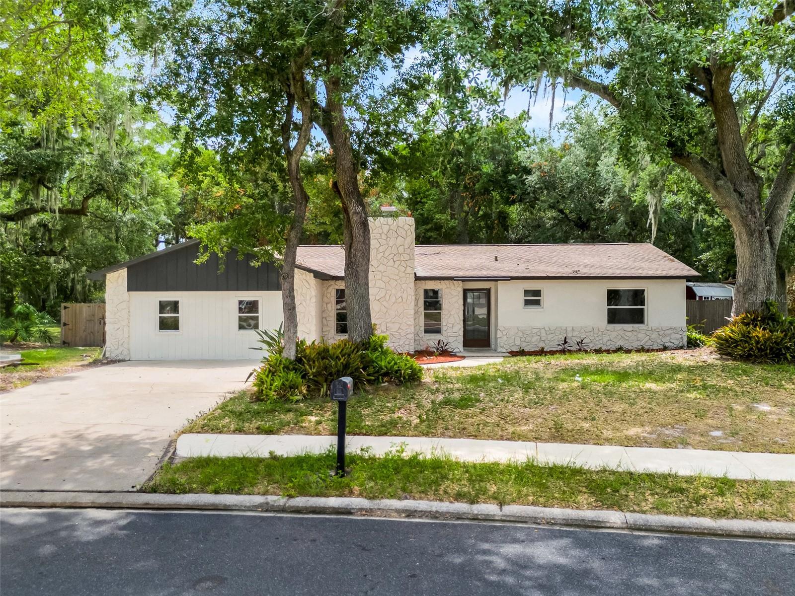 2418 BROOKSIDE AVENUE
