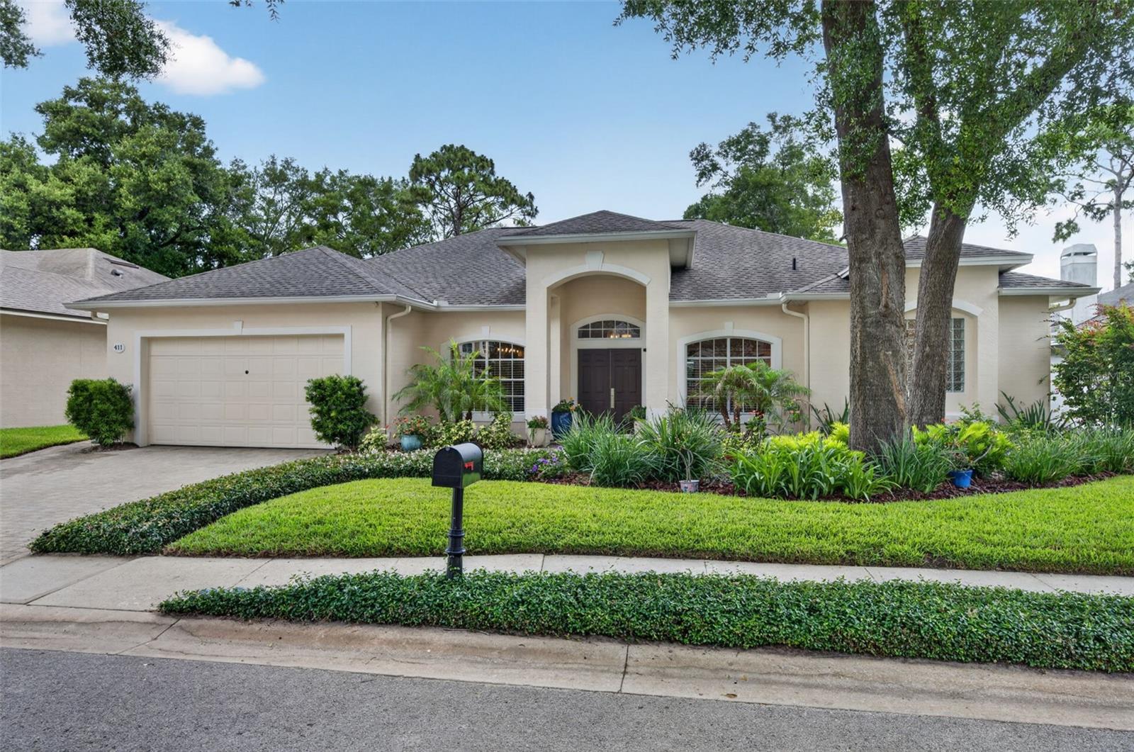 411 DEER POINTE CIRCLE