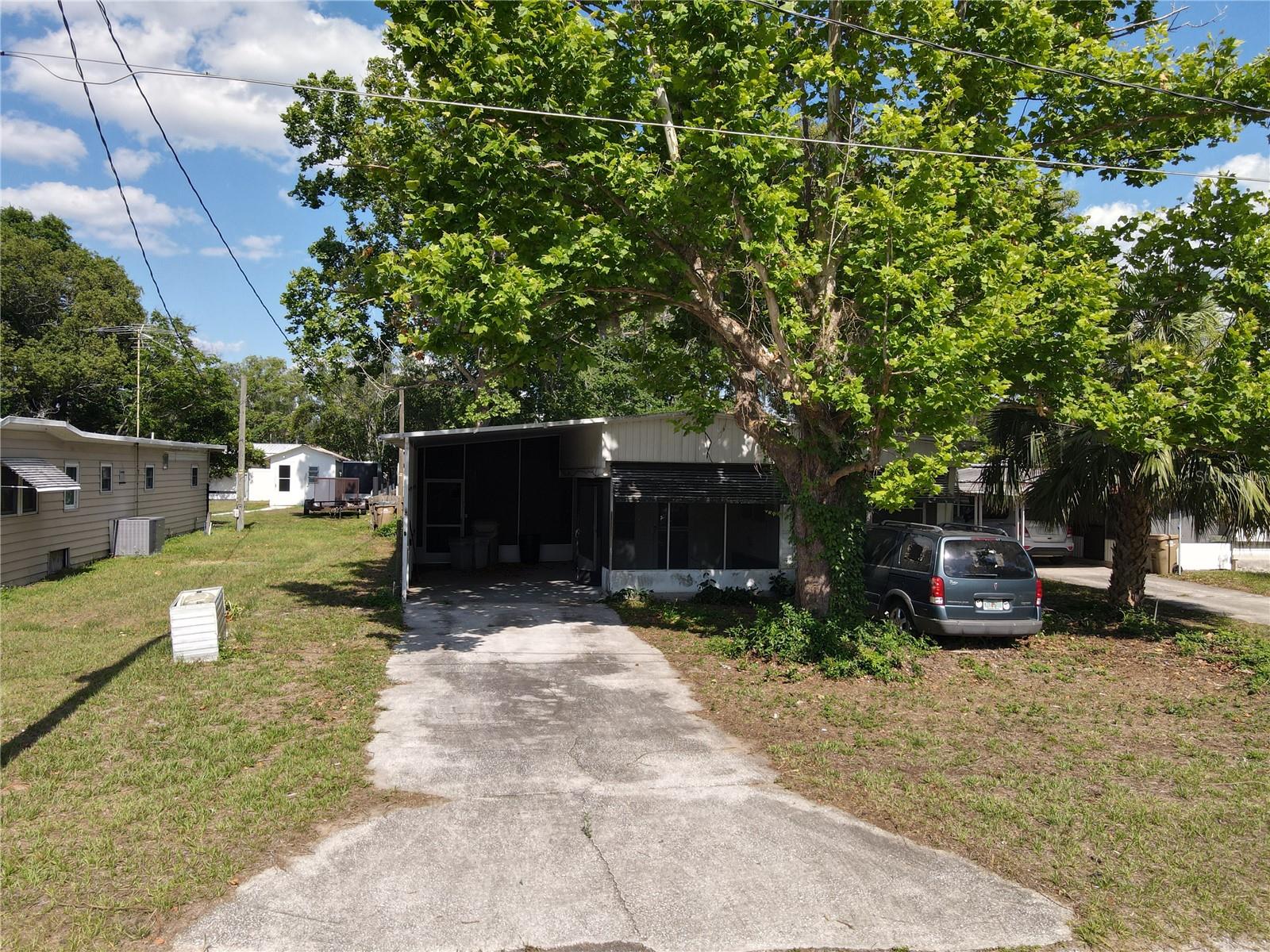 Listing photo 2 for 28814 Hubbard St