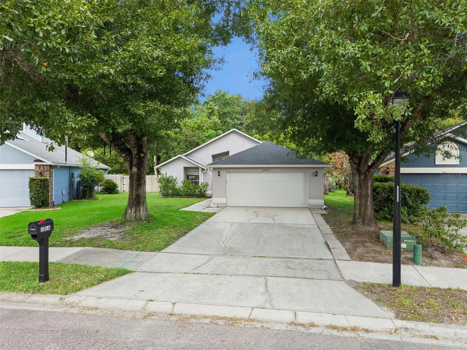 1016 REYNOLDS COURT