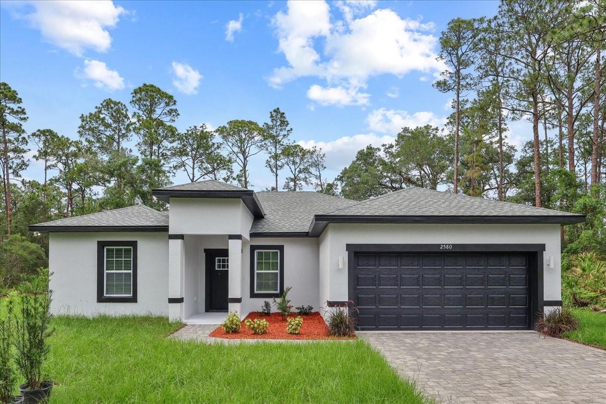 Listing photo 1 for 2580 Plumosa Dr
