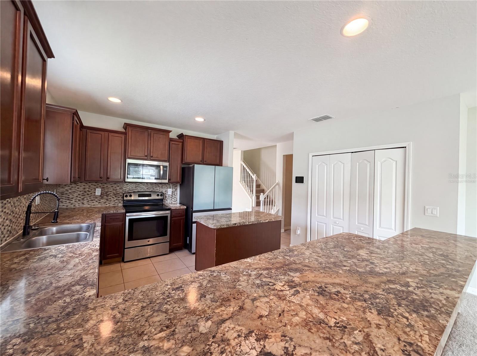 Listing photo 2 for 4876 Grassy Knoll Dr