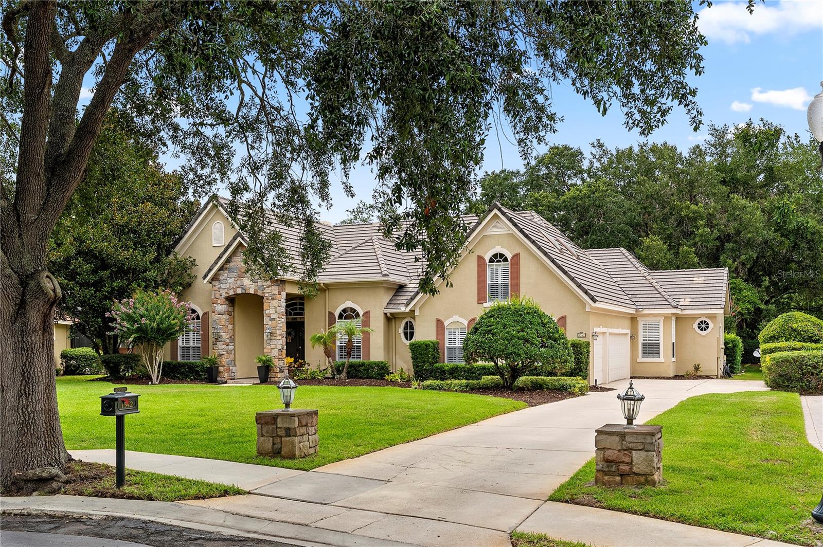 1542 WESTOVER LOOP