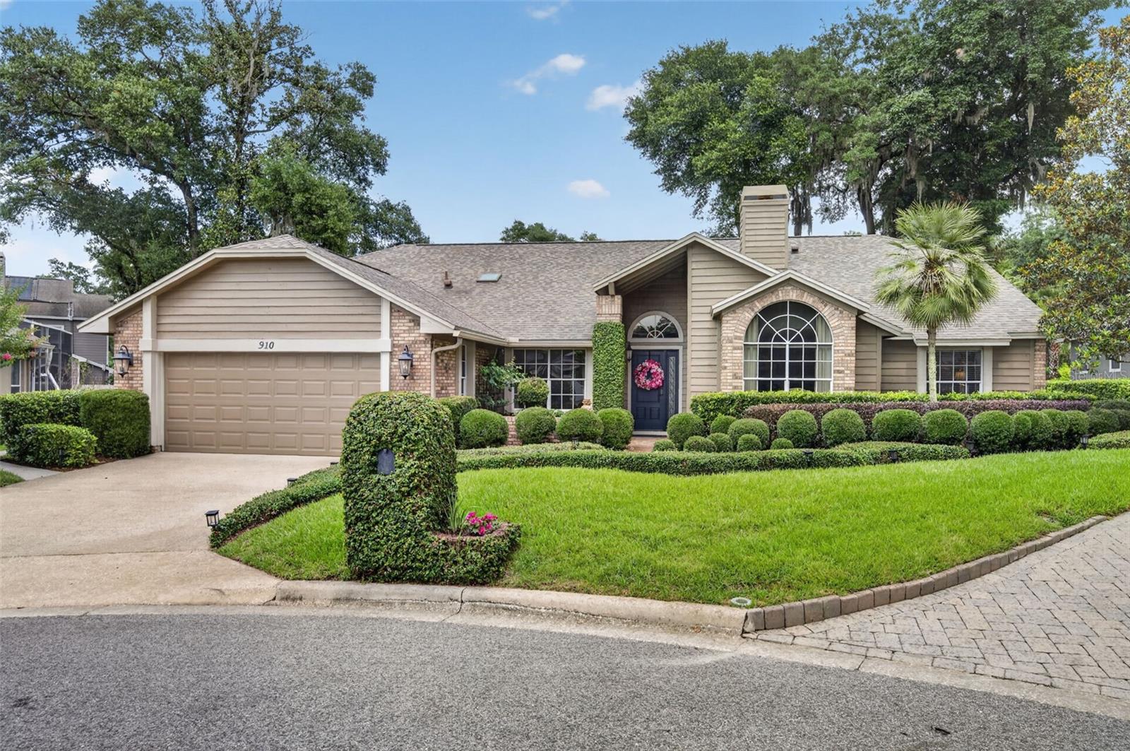 910 BEARDED OAKS TERRACE