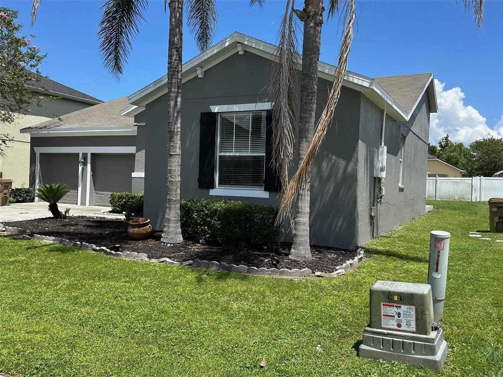Listing photo 2 for 3011 Palermo Rose Way