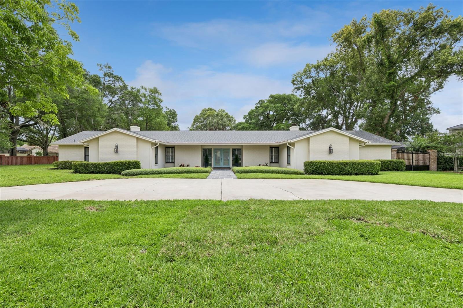 201 LIVE OAK LANE