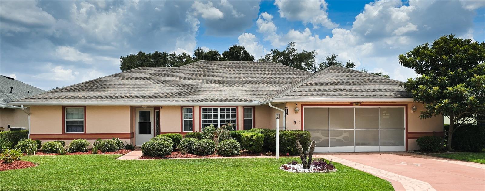 Listing photo 1 for 5506 Prince Charles Ln