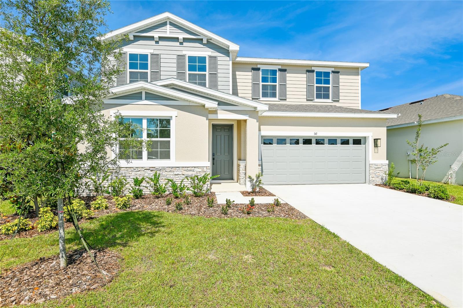 Listing photo 1 for 141 Waterstone Loop