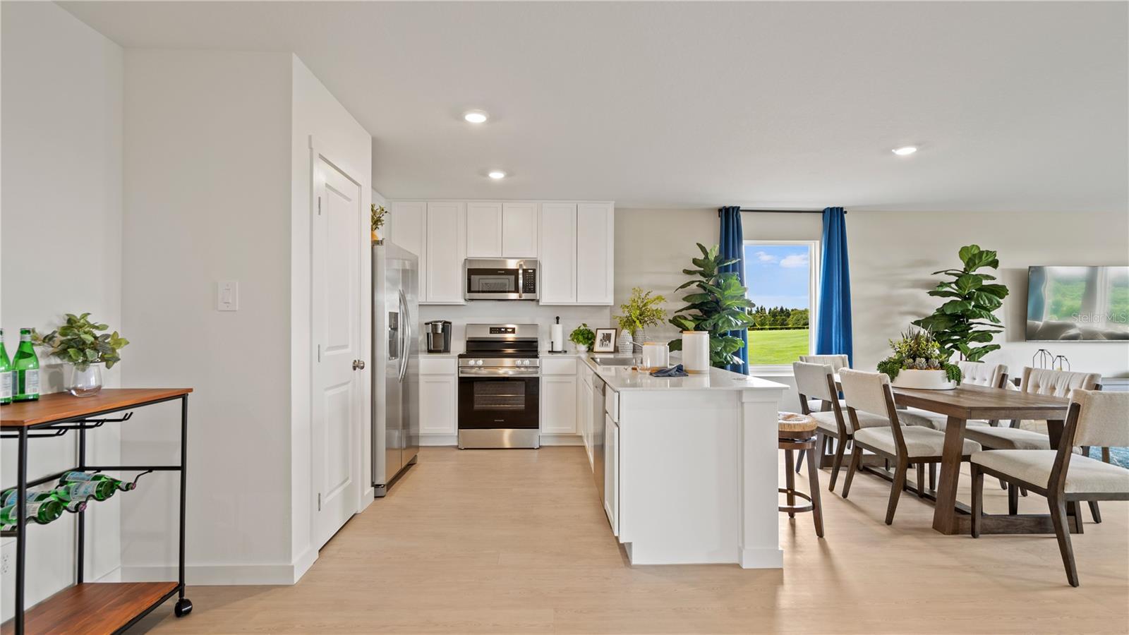 Listing photo 2 for 2275 Jennio Dr